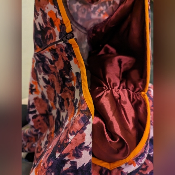 PINUP COUTURE Floral long sleeve midi dress heart neckline and gathered detail - Picture 8 of 16